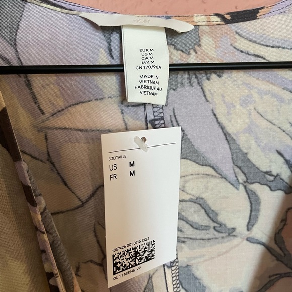 H&M  floral wrap dress sz. M NWT - Picture 3 of 5